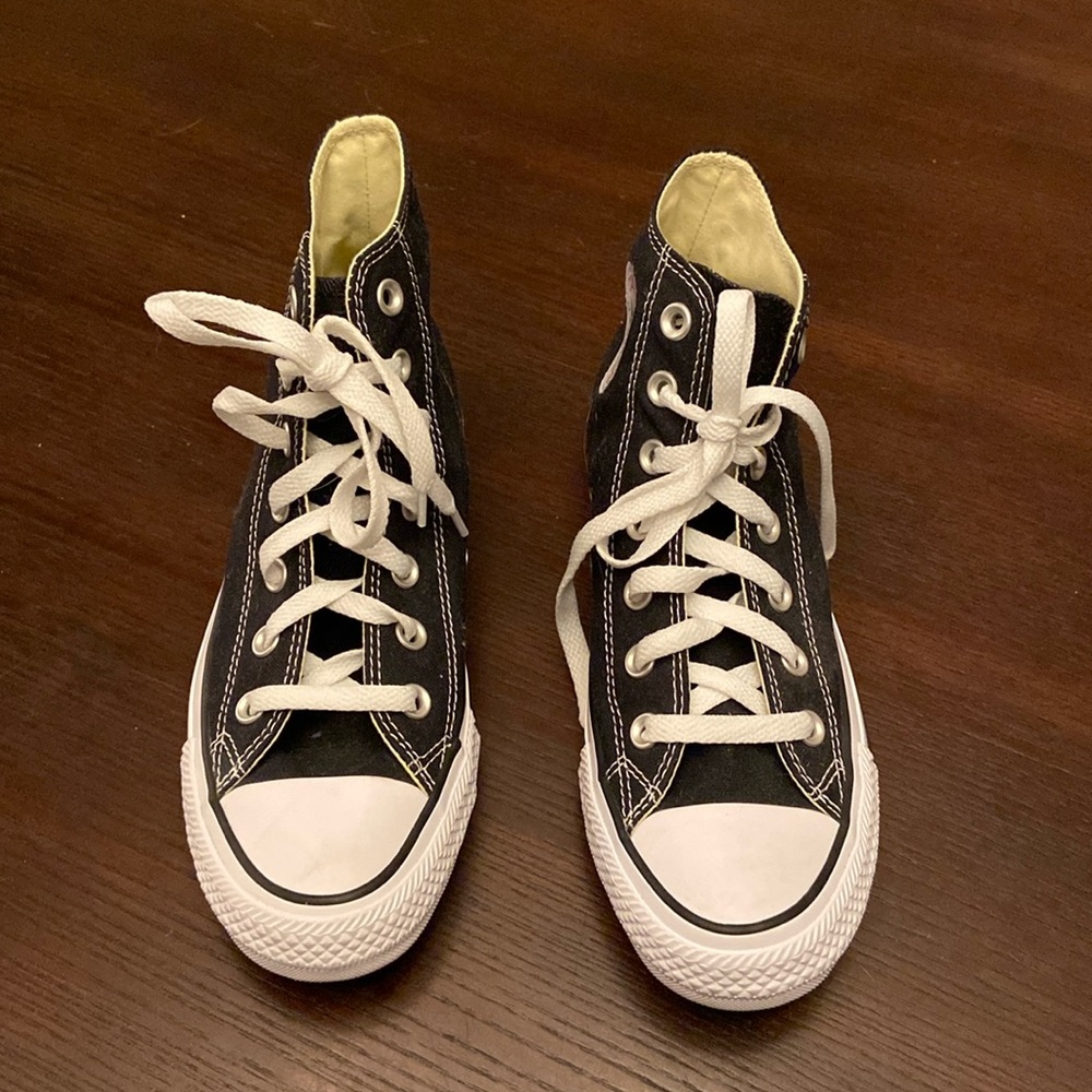 Converse Hightop Black and White. Size 7.